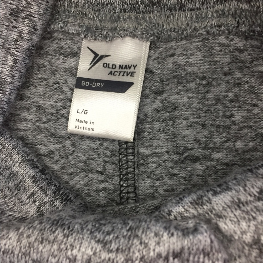 Old Navy go dry top